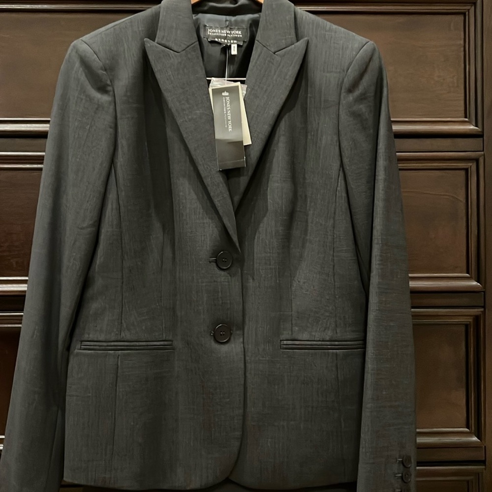 NWT Jones New York Collection Platinum skirt suit